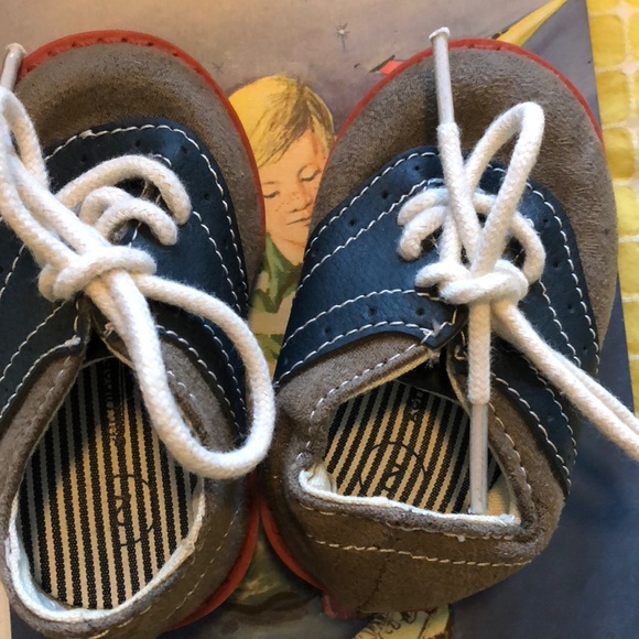 SOLD Oshkosh Saddle Shoes Toddler 2 - Picture 2 of 6
